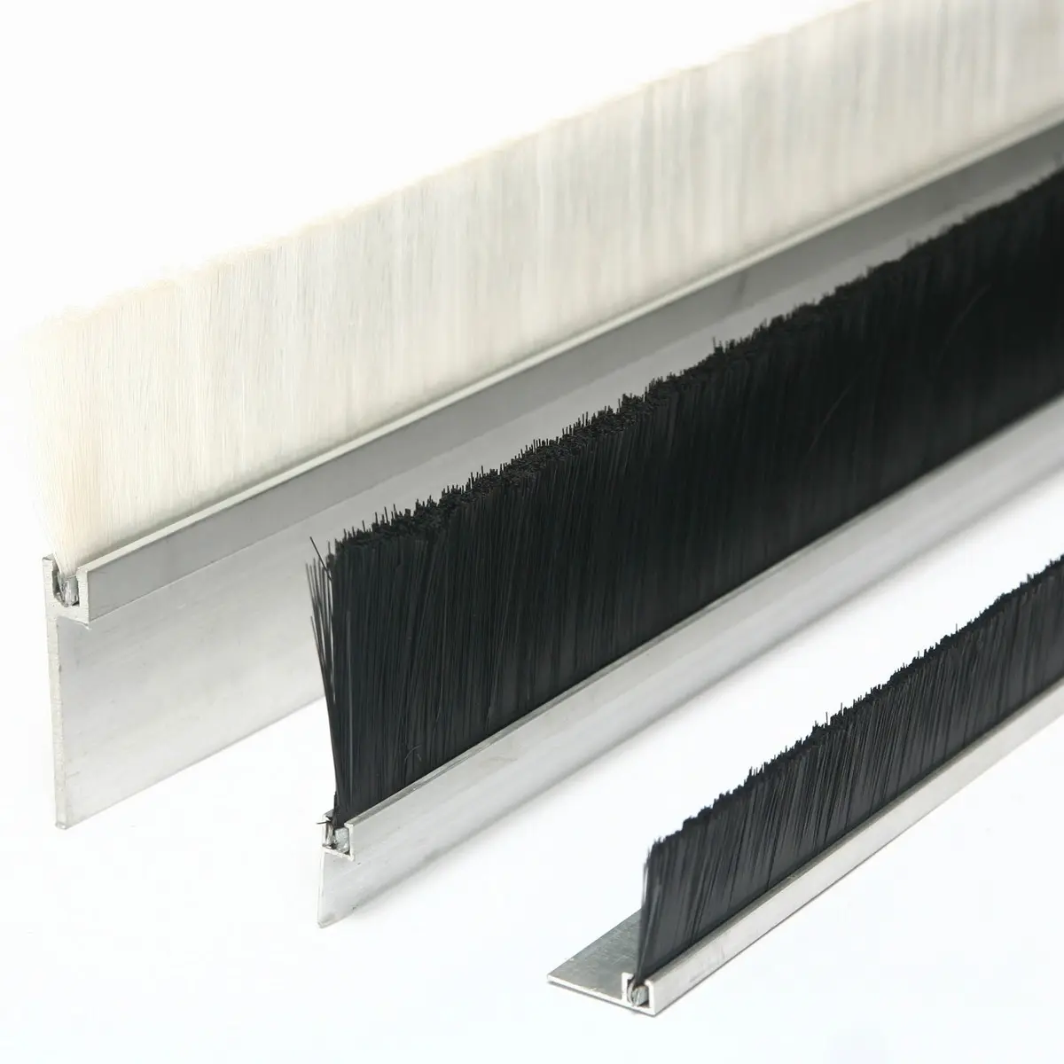 Selecting Strip Brushes for Sealing and Dust Control